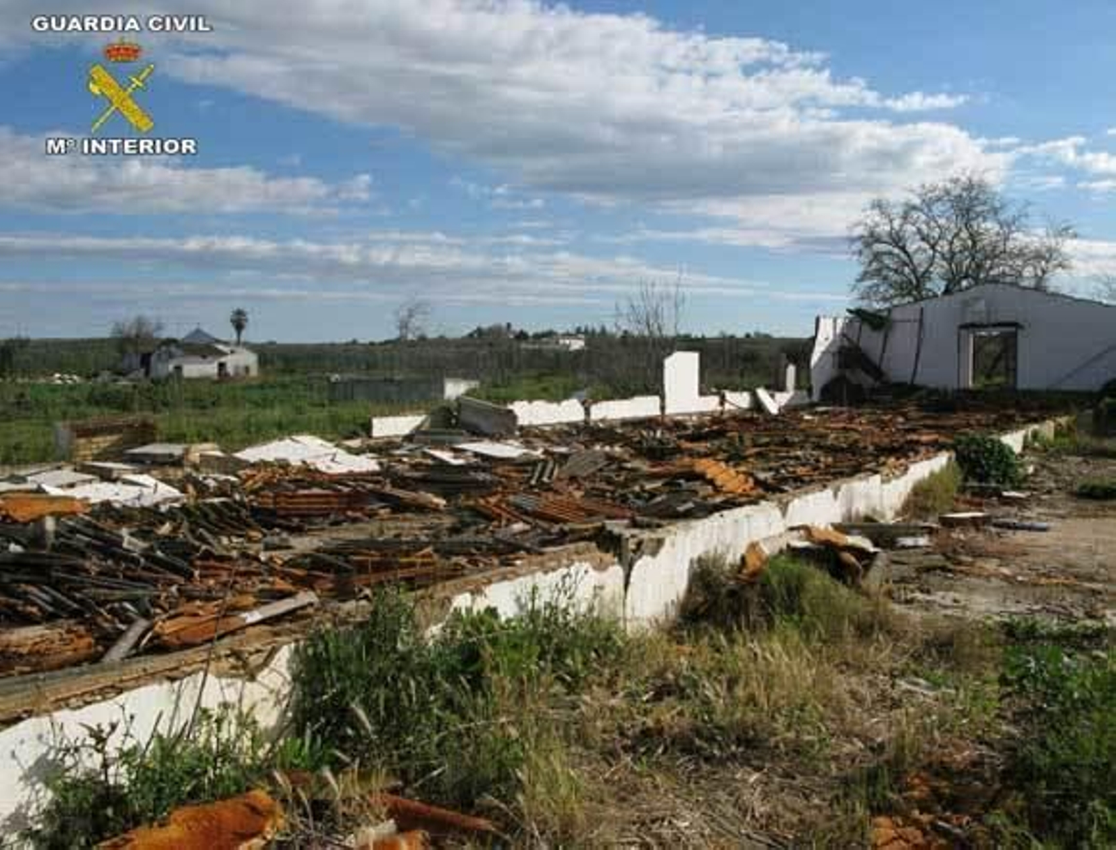 Cinco detenidos por demoler dos naves para vender los hierros en chatarrerías