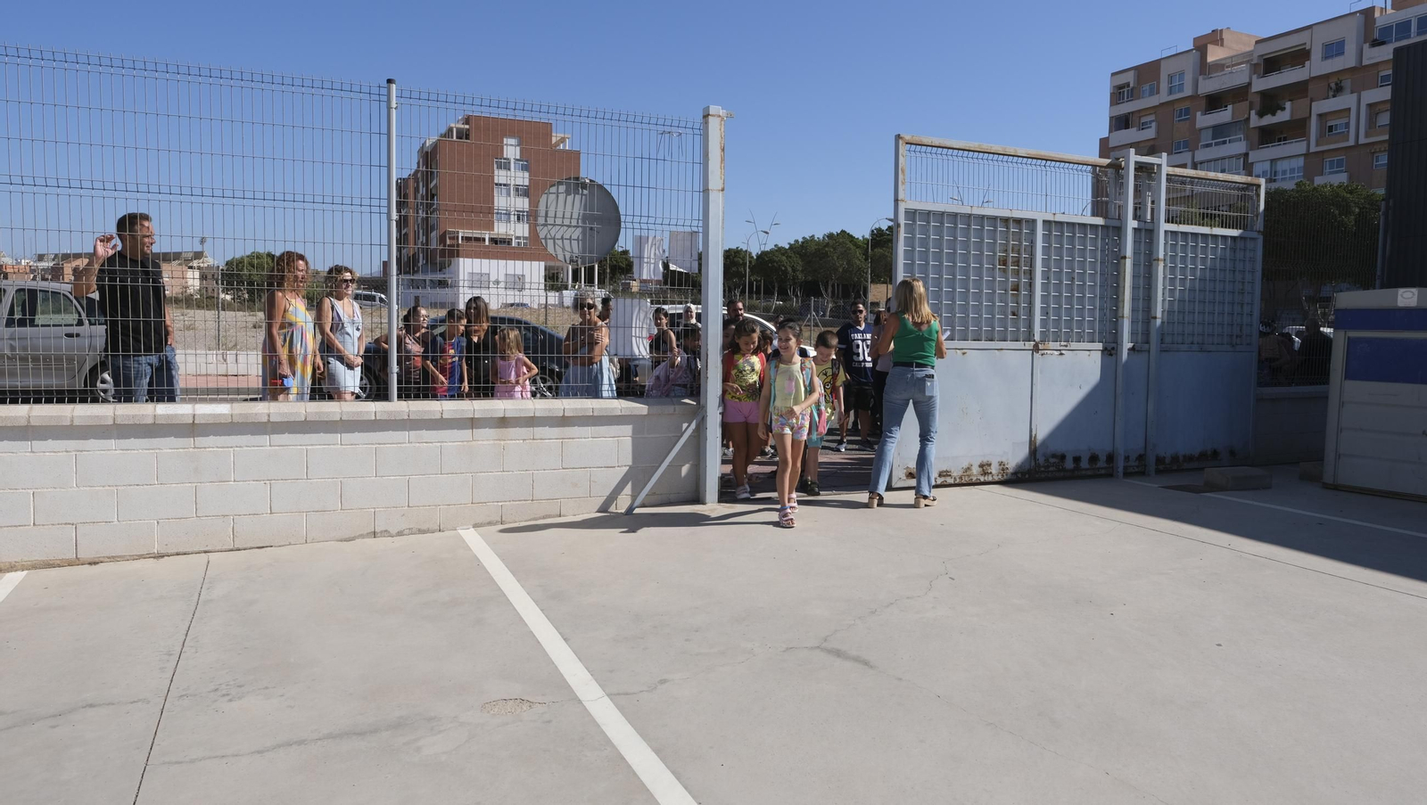 El curso escolar empieza en el Colegio Ginés Morata de Almería, en imágenes