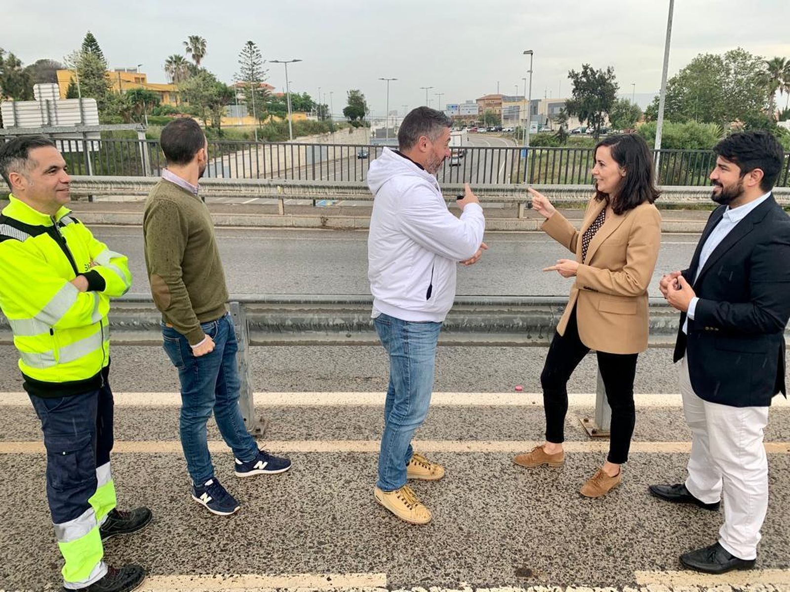 Las autoridades, en el Acceso Norte.