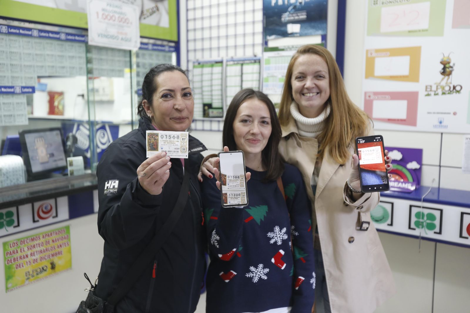Las fotos de la alegría de los quintos premios en La Línea de la Concepción
