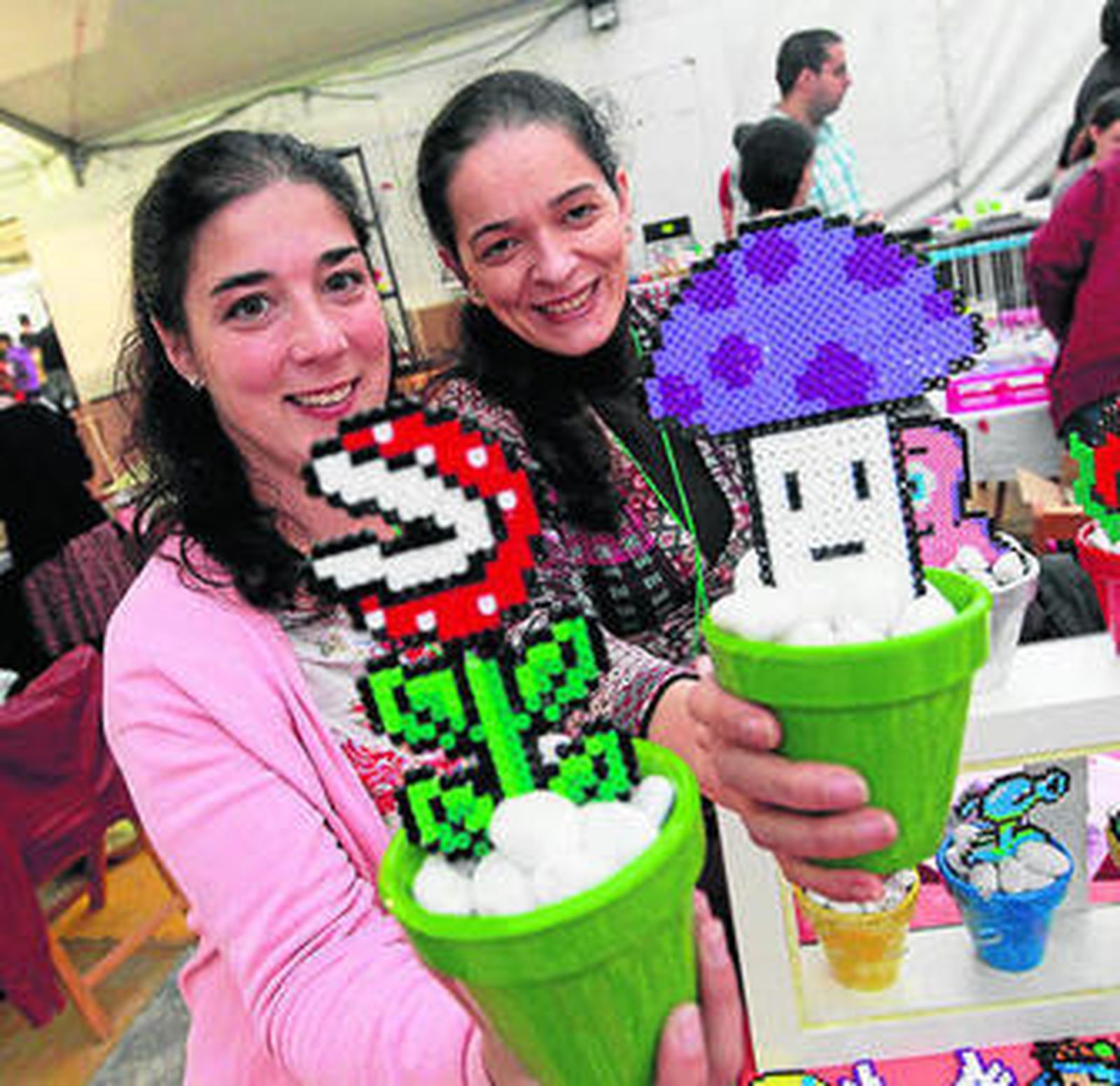 Dos aficionadas al manga, ayer, en Kinépolis.
