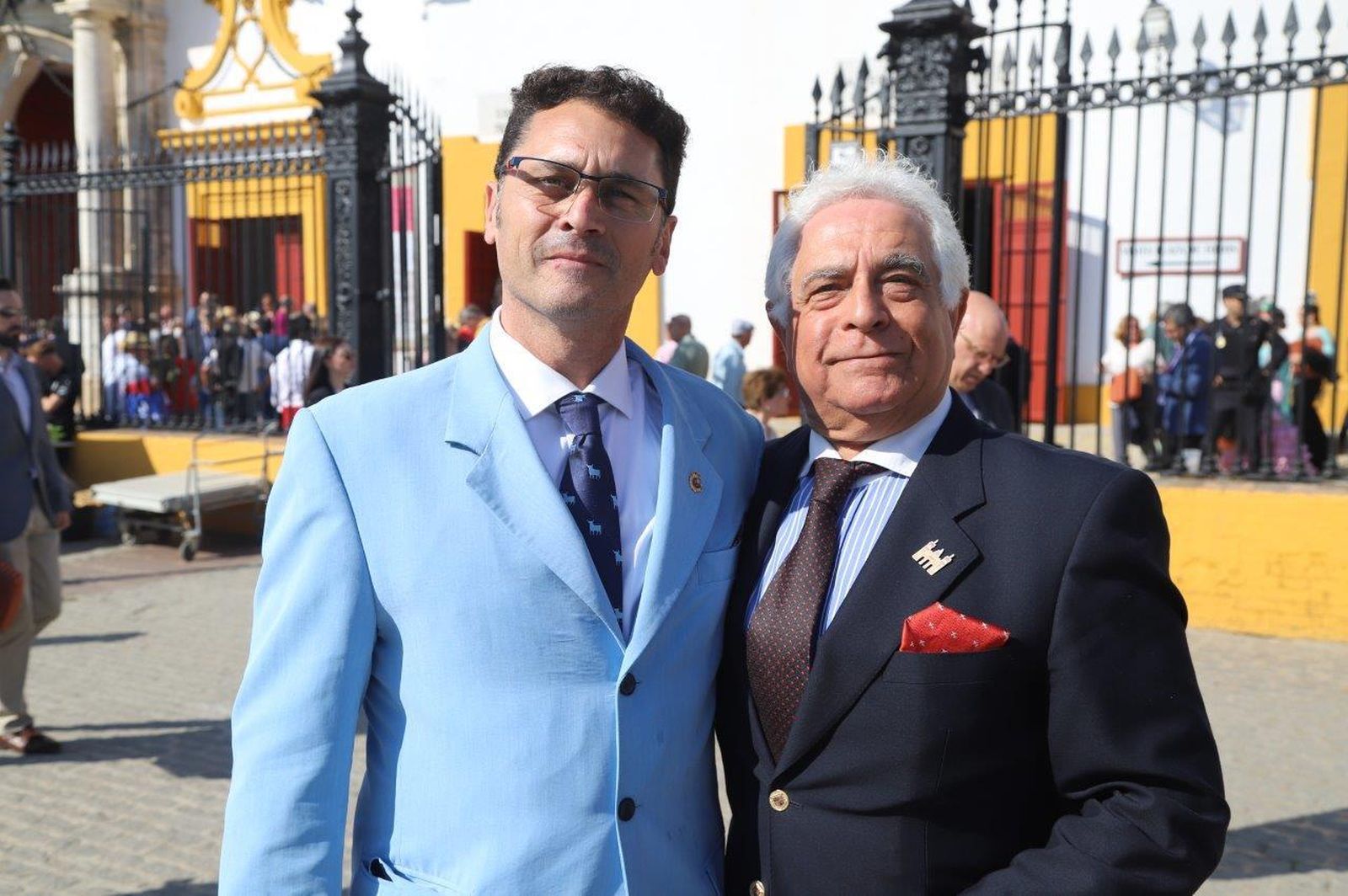 Los famosos y autoridades en los toros del jueves de Feria de Abril