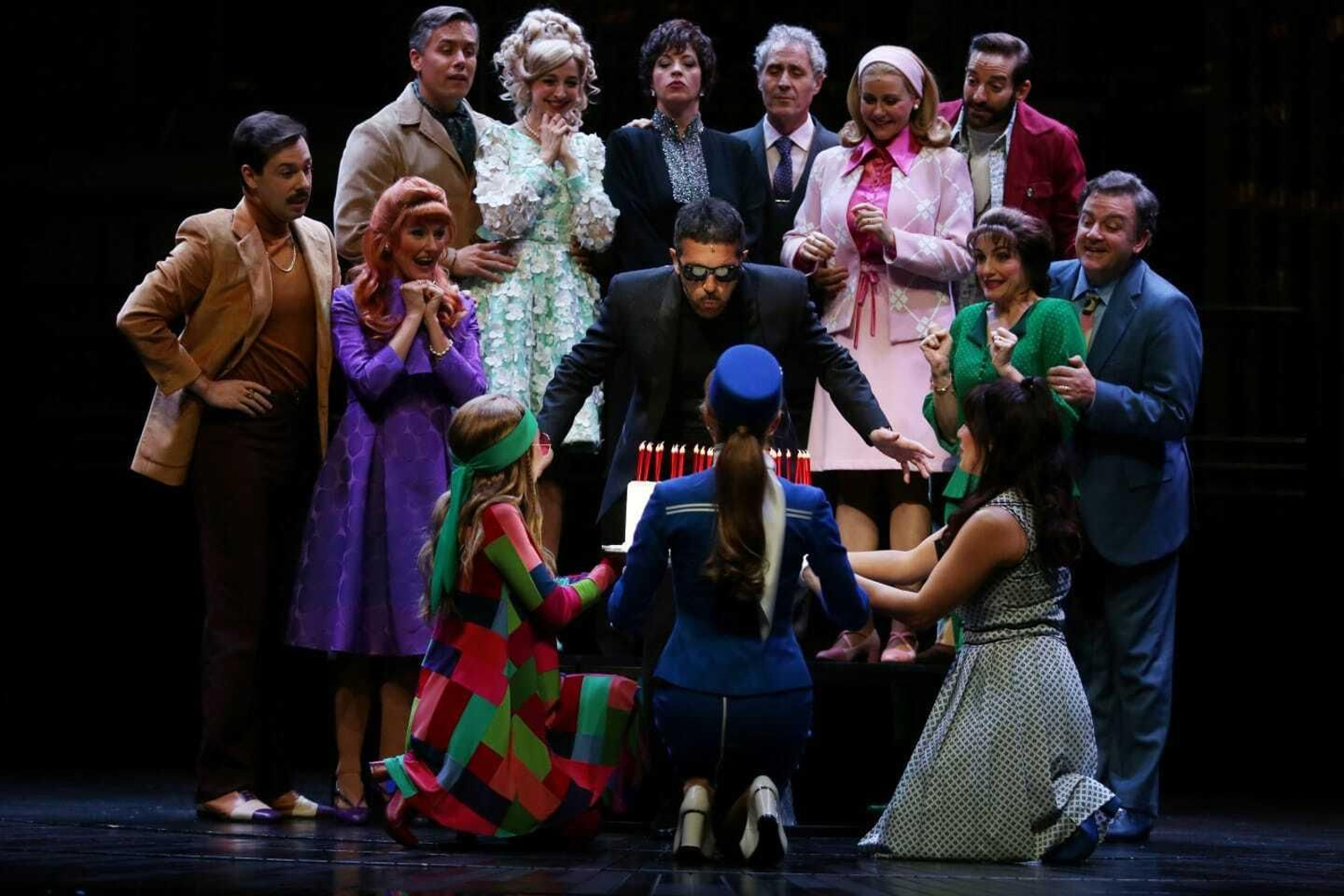 Uno de los momentos de la obertura del musical 'Company'.