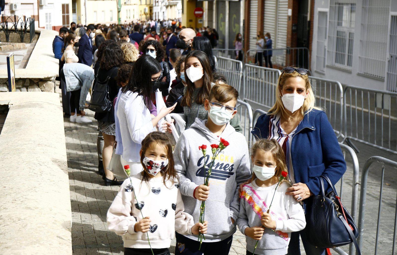 Las fotos del Lunes Santo en Málaga: la devoción en el barrio de La Trinidad