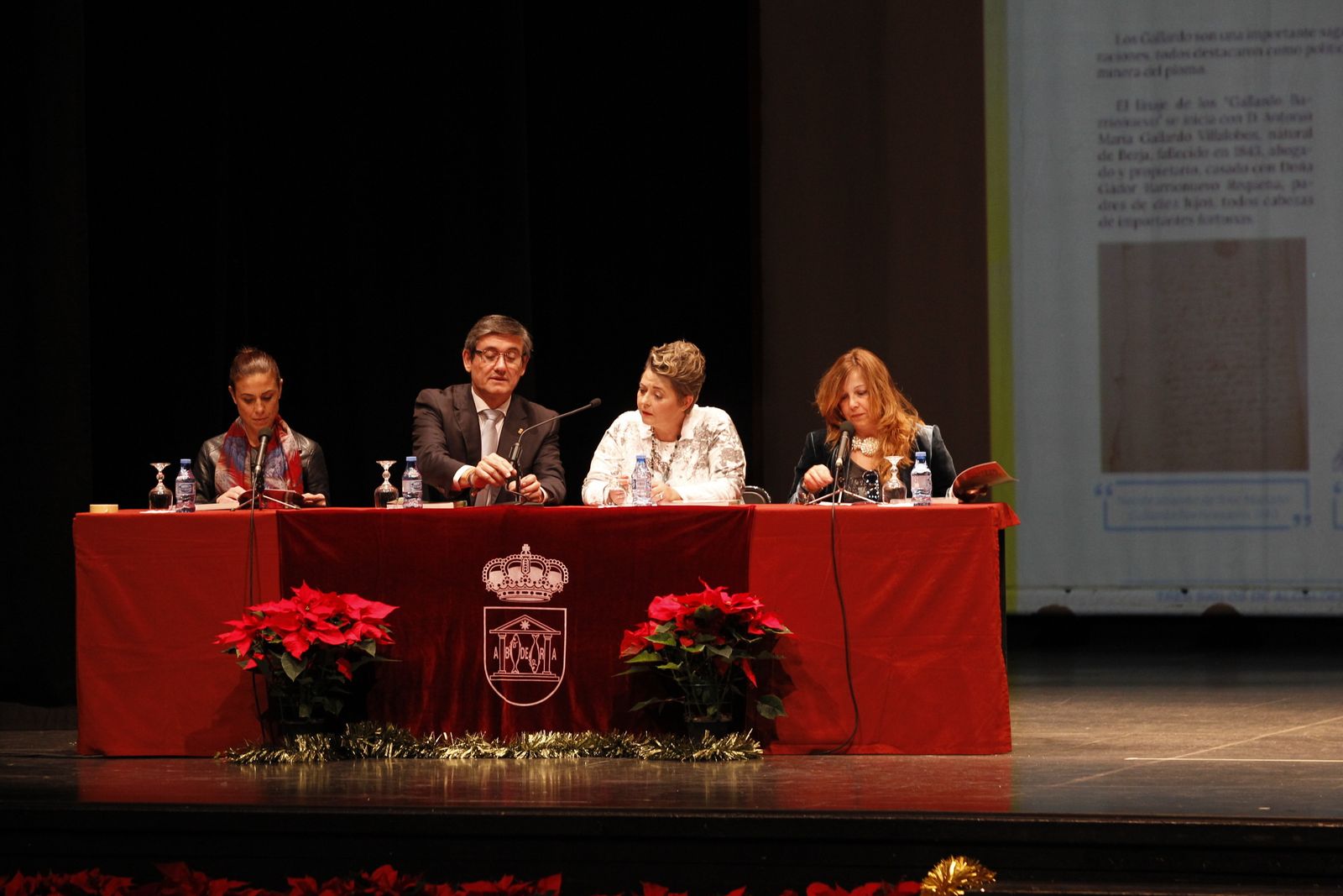 Acto oficial de la presentación del libro sobre alcaldes en Adra