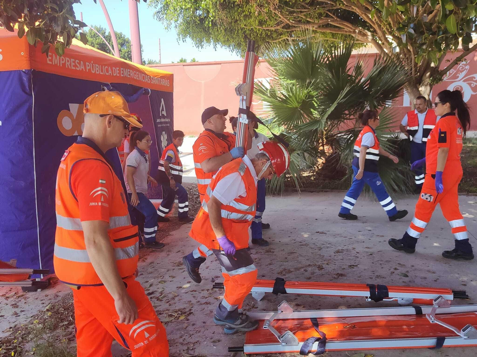 Imágenes del simulacro de emergencias sanitarias en el recinto ferial de Almería