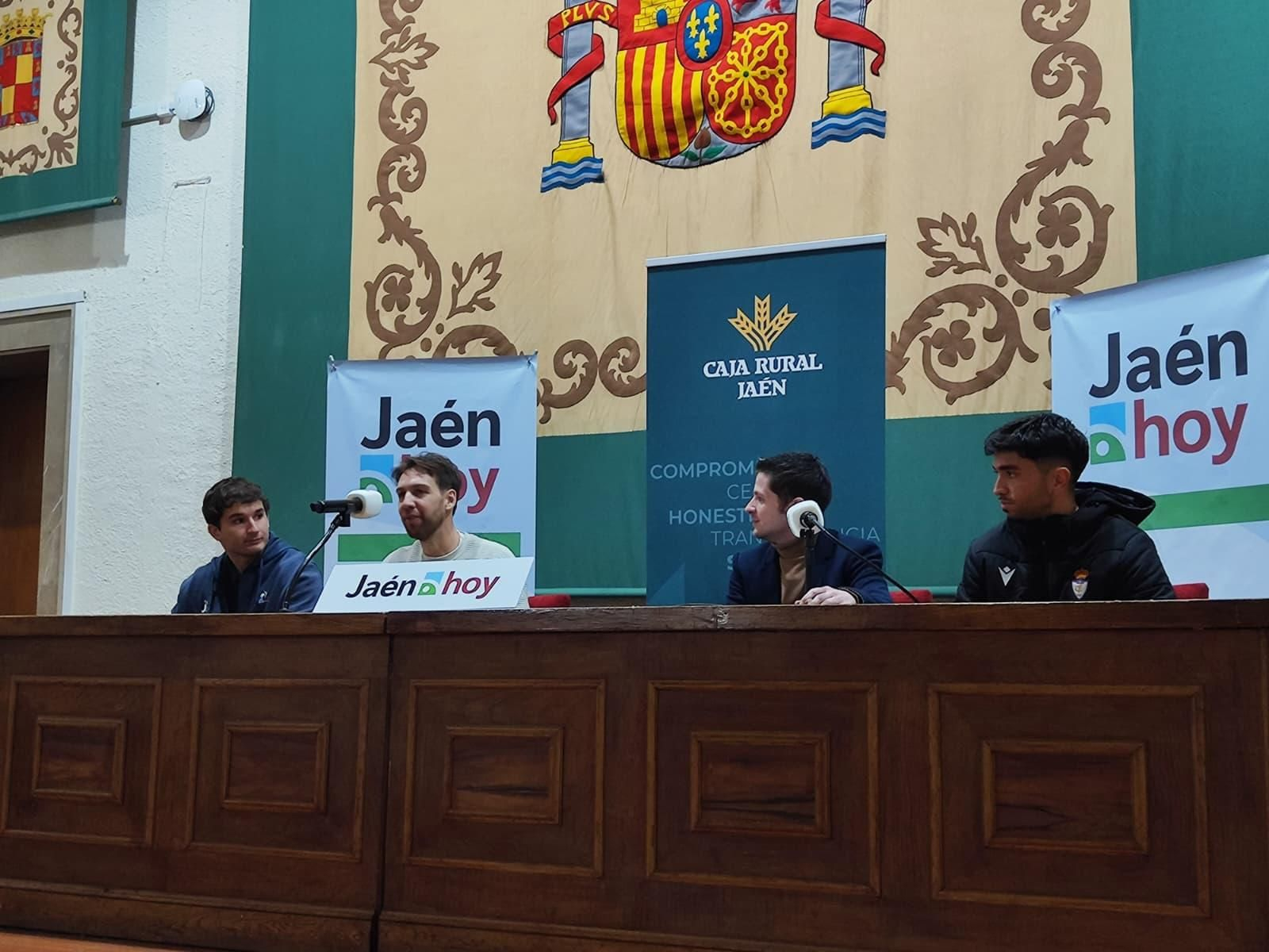 Mesa durante 'La tertulia deportiva de Jaén Hoy' en el IES Virgen del Carmen