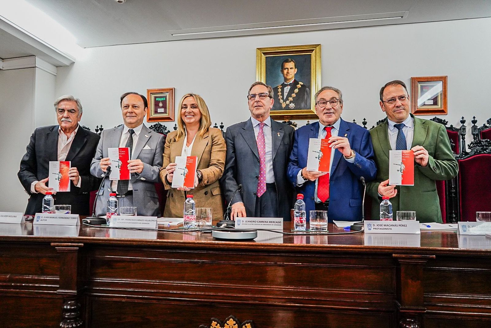 El propio Macanás, Marifrán Carazo, el autor Juan Manuel Fernández, Leandro Cabrera, Jose Luis Pérez Triviño y Antonio Oliver