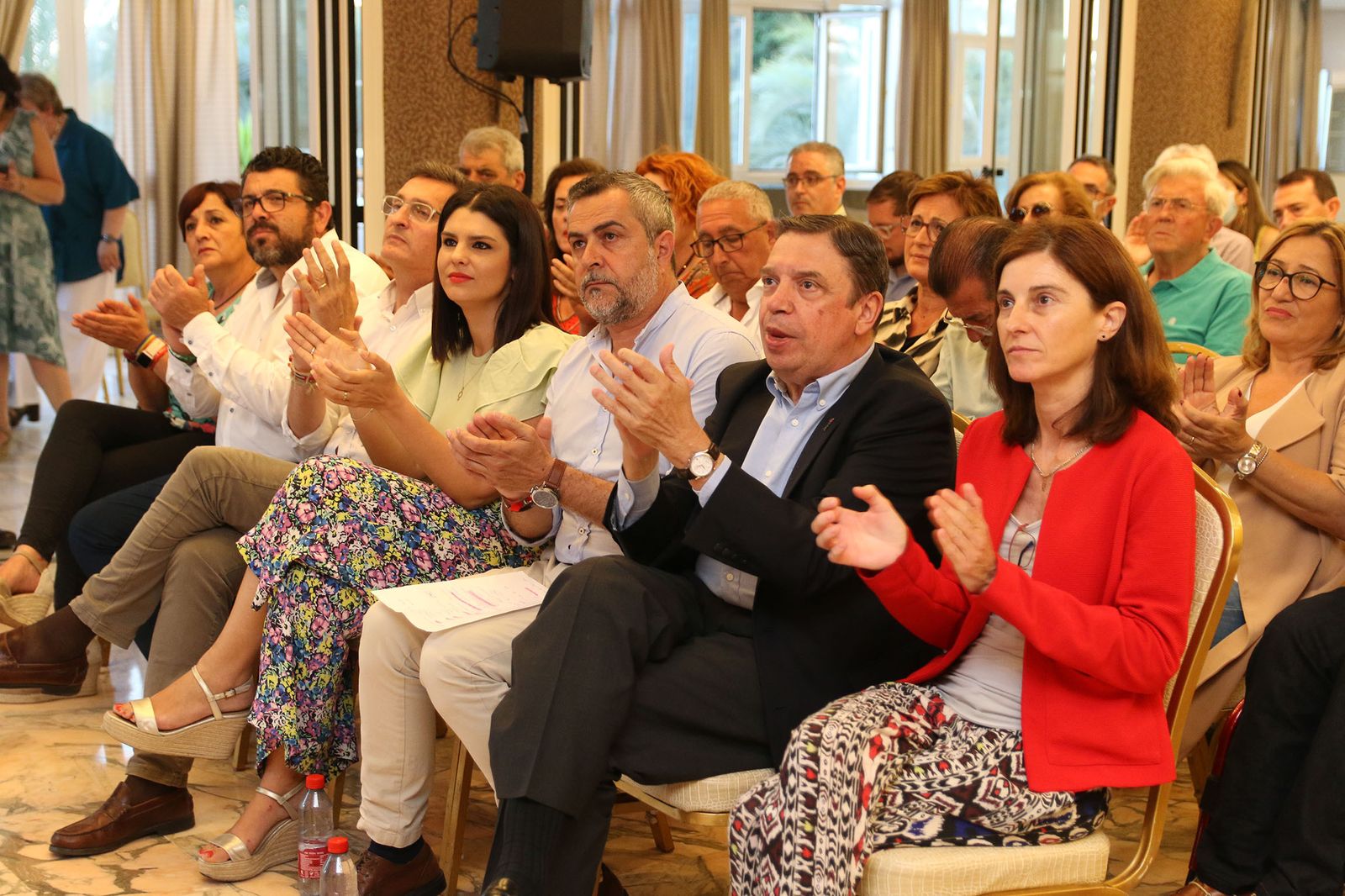 Fotogalería del ministro de Agricultura, Luis Planas, en un acto del PSOE de Almería