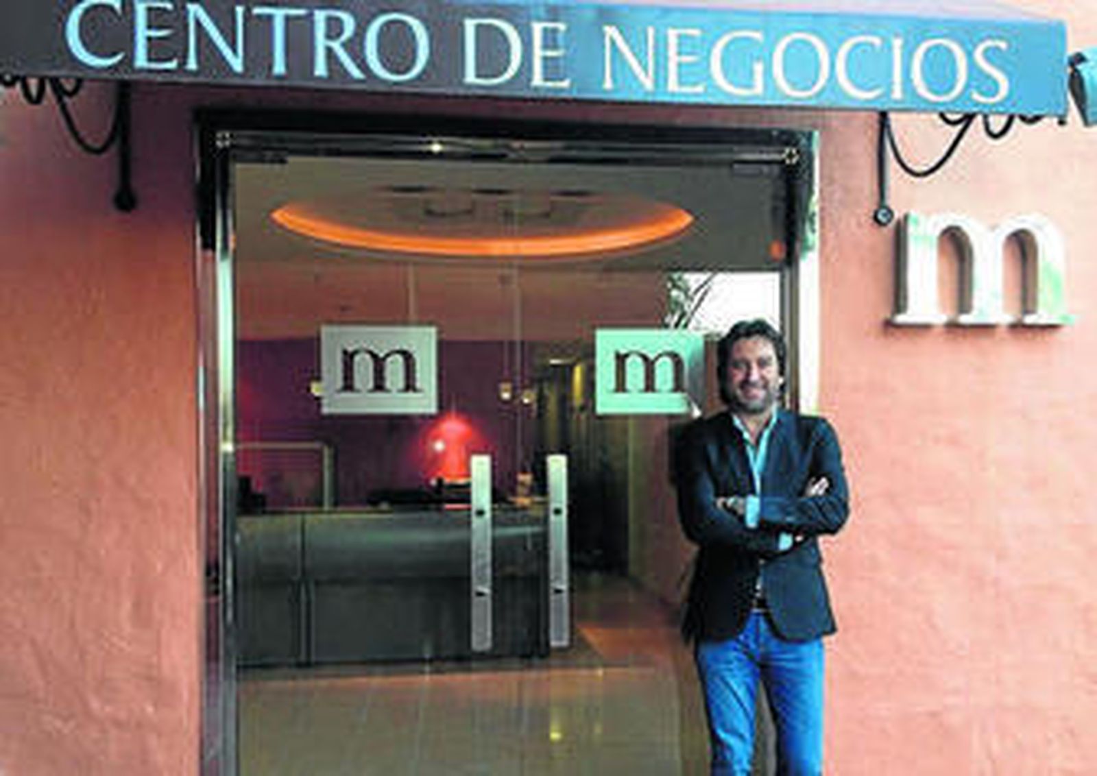 Rafael González dirige Melior.