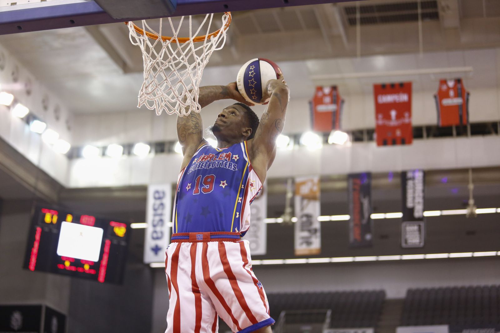 El espectáculo de los Globetrotters inunda el Palacio de Deportes