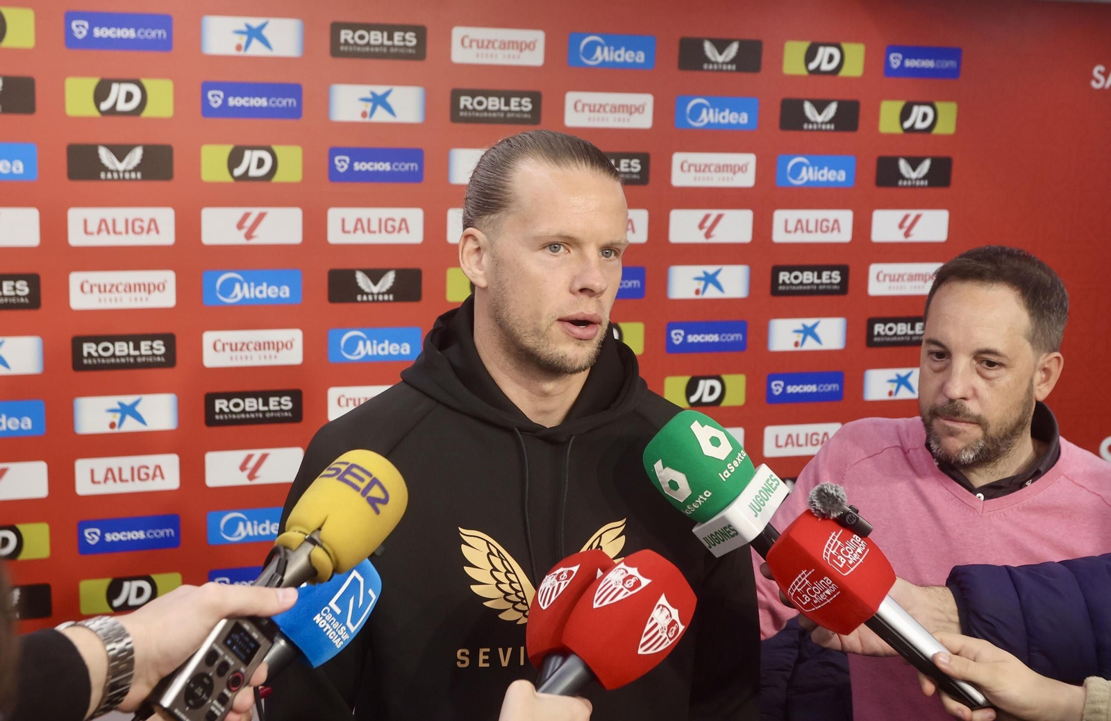 Nyland atiende a los medios de comunicación este miércoles.