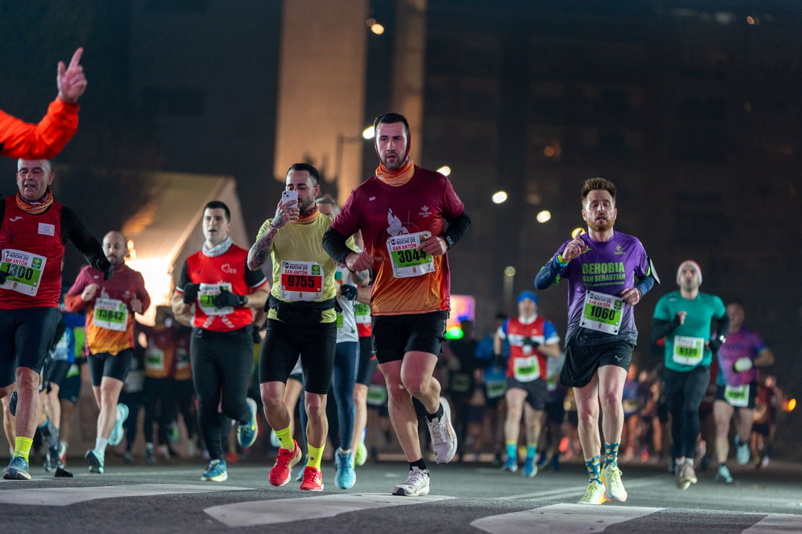 En imágenes: búscate en tu llegada a meta de la Carrera de San Antón 2026 (7)