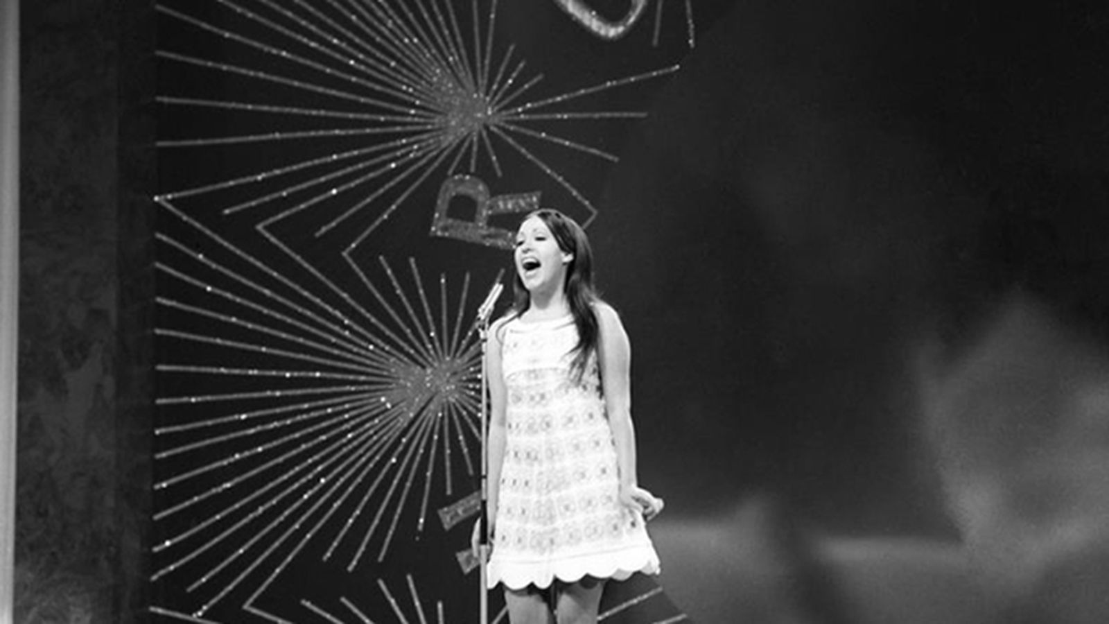 Massiel, en el Festival de Eurovisión de 1968, celebrado en el 'Royal Albert Hall' de Londres.
