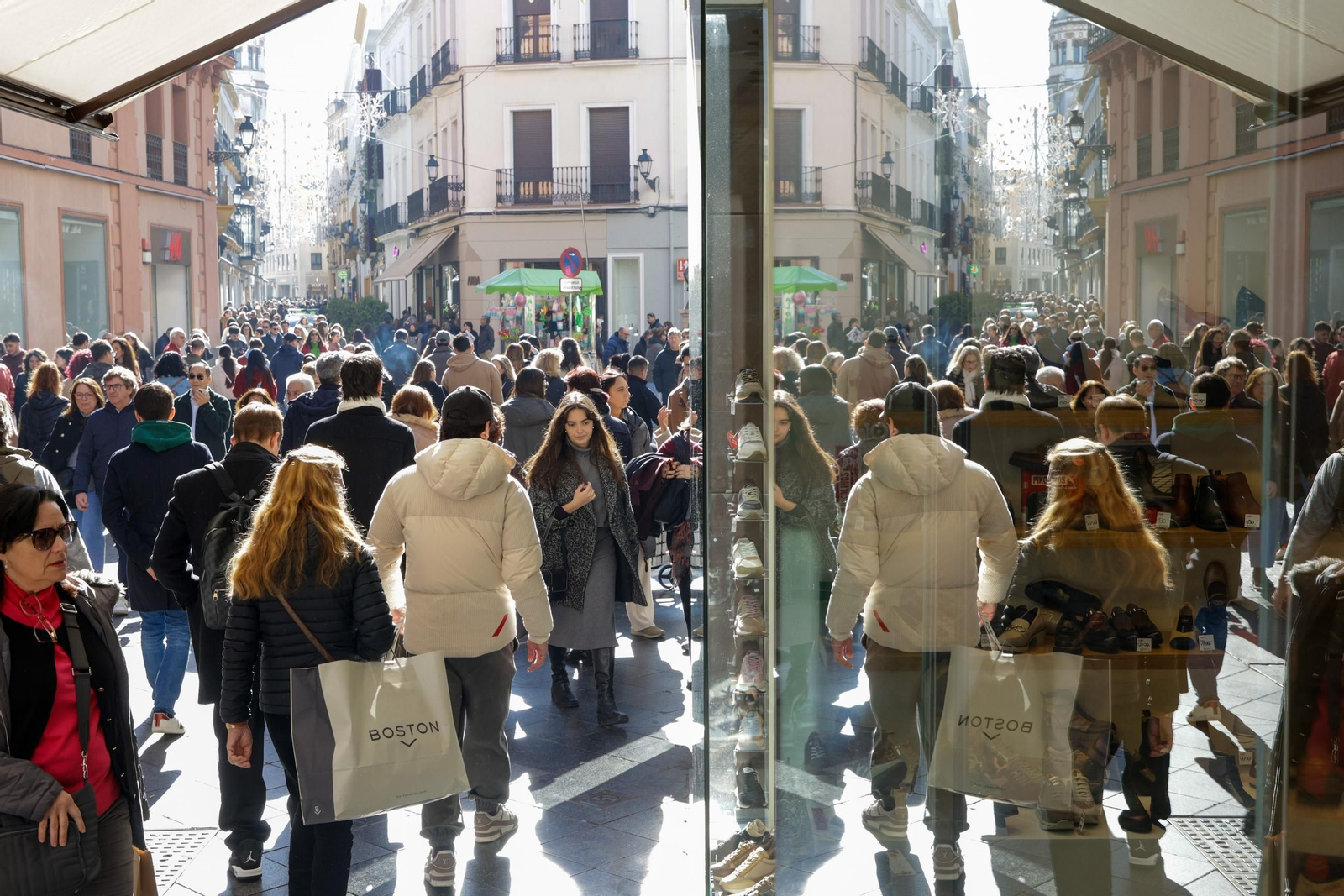 Compras navideñas en el centro de Sevilla