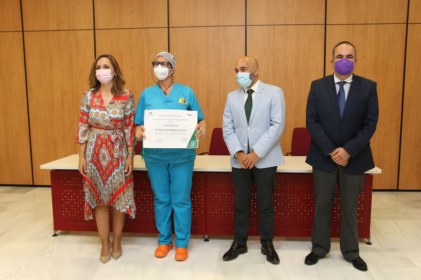 Fotogalería del reconocimiento a los trabajadores de la residencia de la FAAM que se autoconfinaron