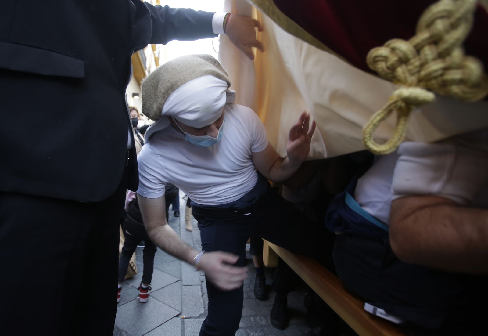 Niño Jesús de Praga, Santo Angel