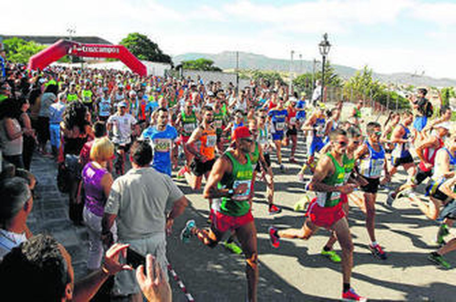 Los corredores toman la salida en una prueba anterior del Gran Premio de Fondo.