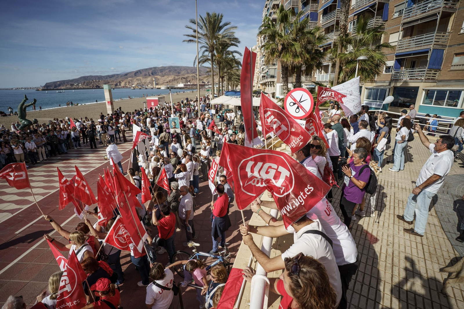 "La sanidad se defiende, gobierne quien gobierne", Almería se lanza a las calles por la sanidad pública
