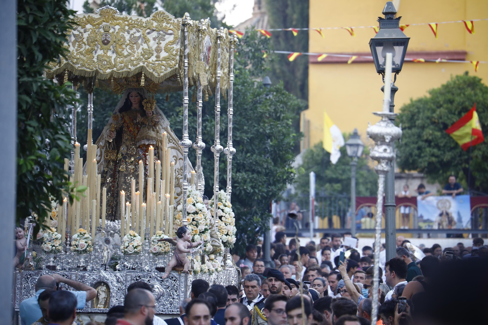 La Virgen del Carmen de San Cayetano, durante su salida procesional de 2022.