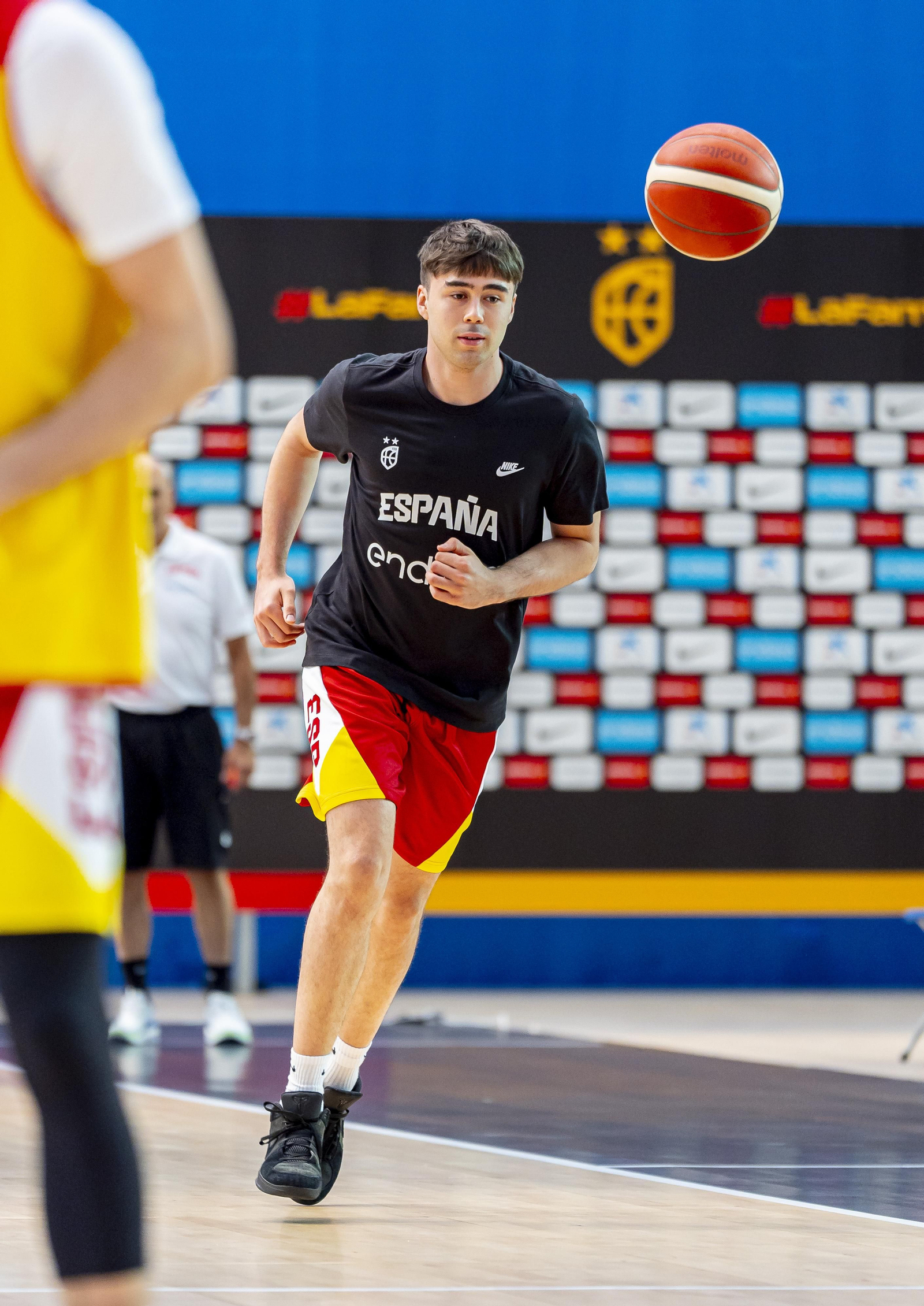 España vuelve a trabajar en Madrid con Alberto Díaz y Yankuba Sima España vuelve a trabajar en Madrid con Alberto Díaz y Yankuba Sima