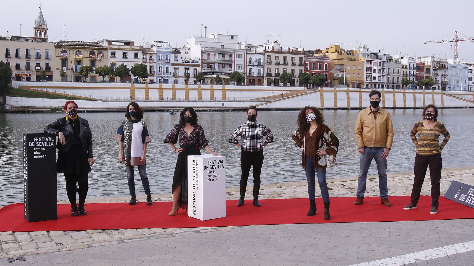Alicia Acuña. Chloé Brûlé, Carmen Mesa, Manuela Reyes, Rosario Toledo, José Torres y Loles López.