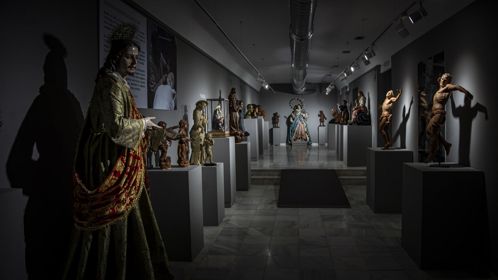 Las imágenes de «El sueño de un niño», la exposición del imaginero Luis González Rey en Cádiz