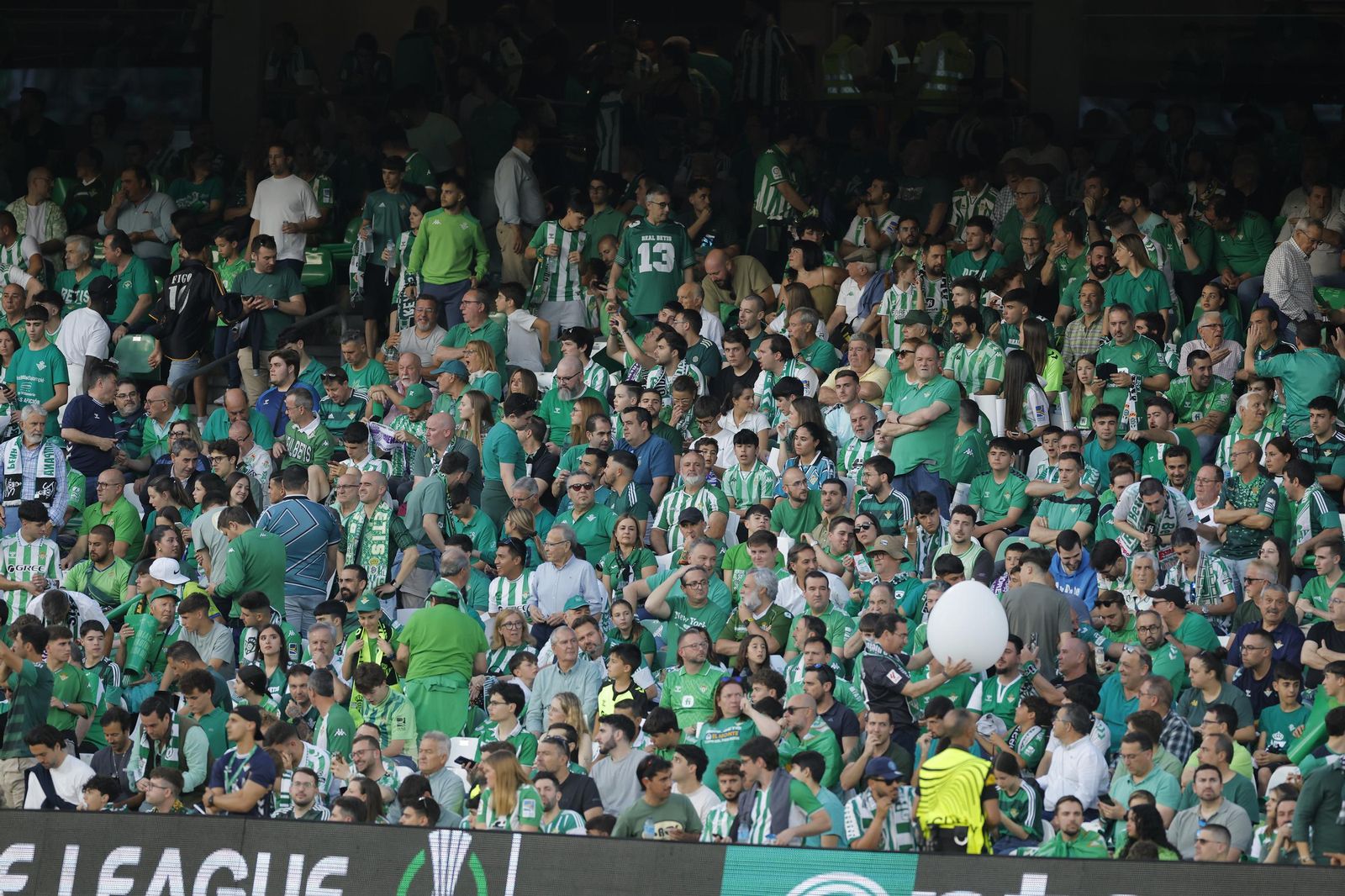 Búscate en las fotos del Betis - Fiorentina