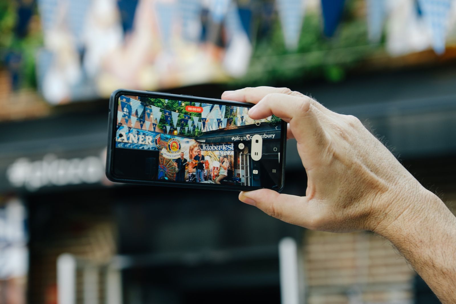Búscate en el OktoberFest de Plaza Canterbury del viernes día 29 de septiembre