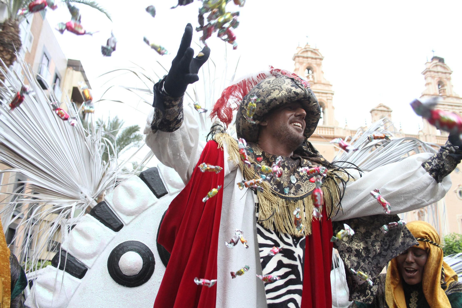 Cabalgata de los Reyes Magos 2018: Melchor, Gaspar y Baltazar adelantan su salida para llenar de ilusión las calles de Huelva