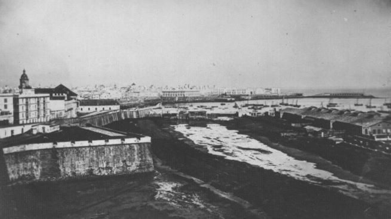 Imágenes inéditas y sorprendentes de la vieja estación de tren de Cádiz
