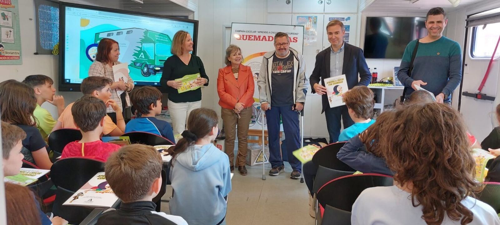 El delegado de Empleo presenta la campaña en el CEIP Virgen de Loreto de la capital