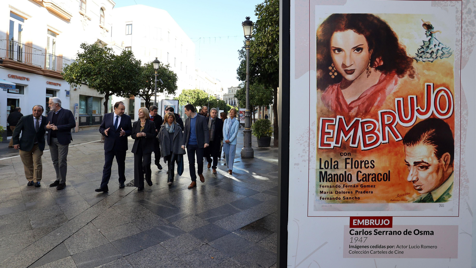 Exposición de carteles de las películas de Lola Flores por la calle Larga de Jerez