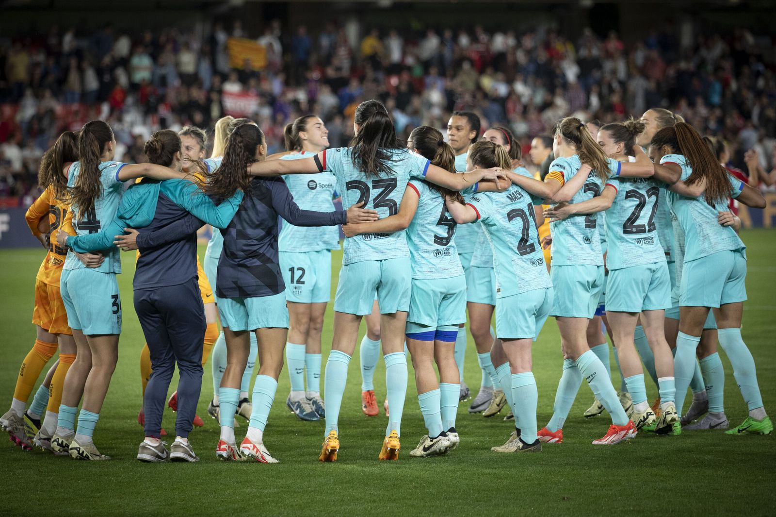 Las imágenes de la celebración del FC Barcelona en Los Cármenes