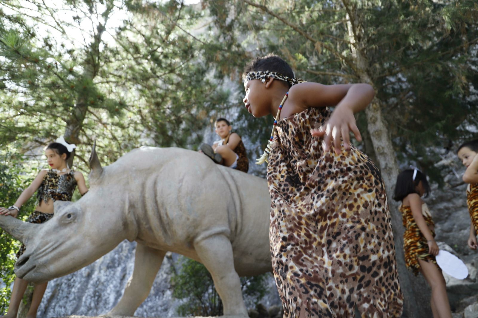 Imágenes de la fiesta troglodita de Píñar