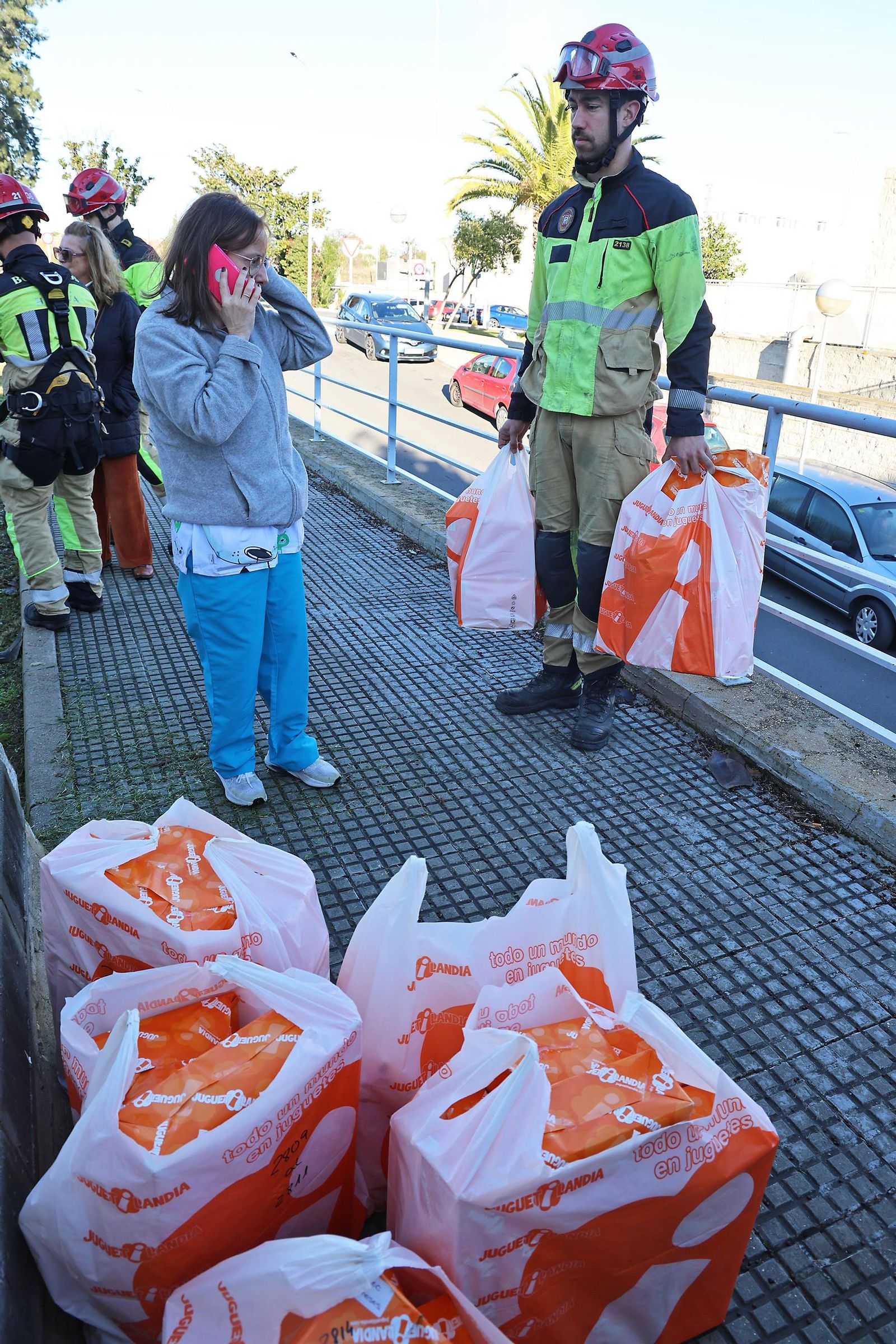 La mágica visita de Papá Noel a el Patio del Amor de Pediatría del Hospital Juan Ramón Jiménez