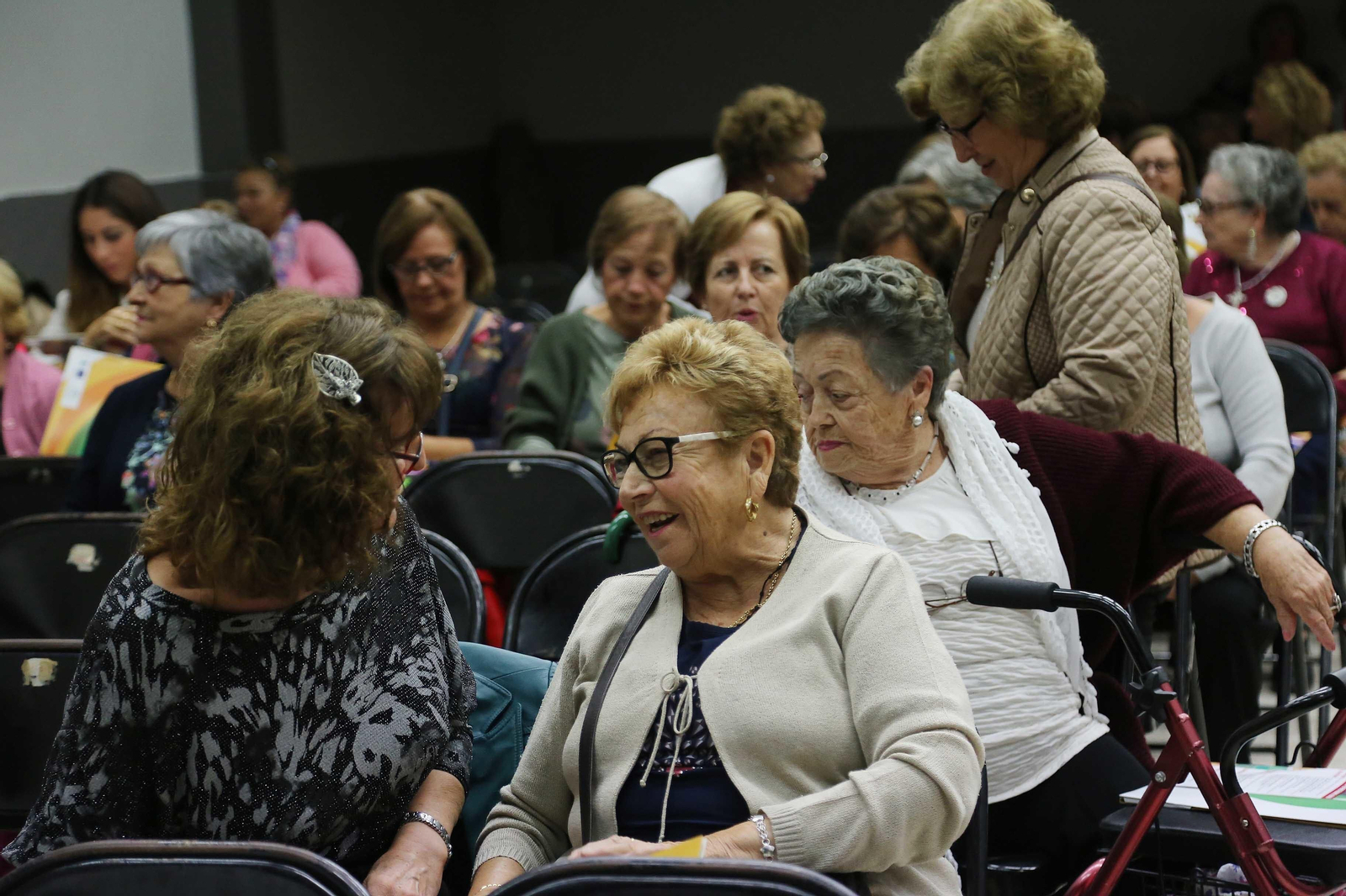 Algunas de las asistentes a los actos, este viernes en el centro cultural de La Barca