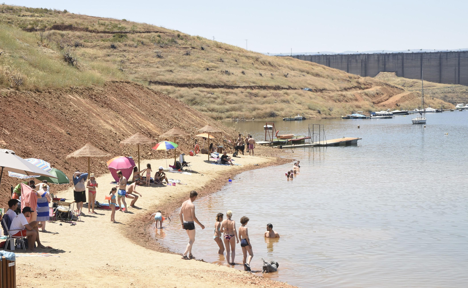 Panorámica de la playa de La Breña, en Almodóvar del Río.