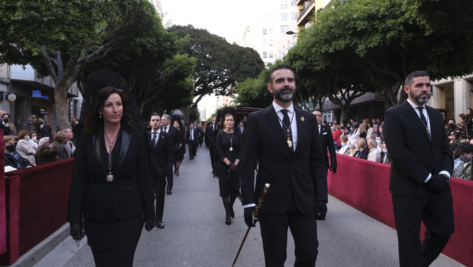 Procesión del Santo Entierro en Almería, en imágenes.