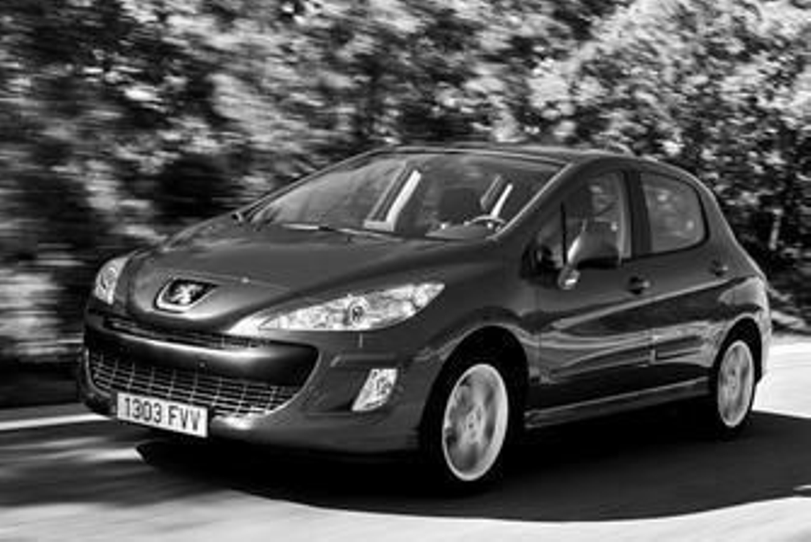 La carrocería del 308 responde mejor a las indicaciones del volante.