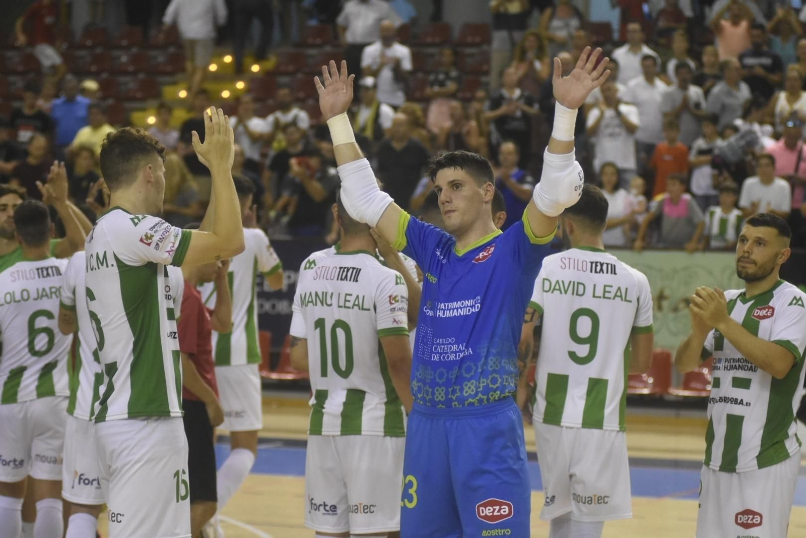 Las imágenes de la presentación del Córdoba Patrimonio de la Humanidad ante el Jaén Paraíso Interior