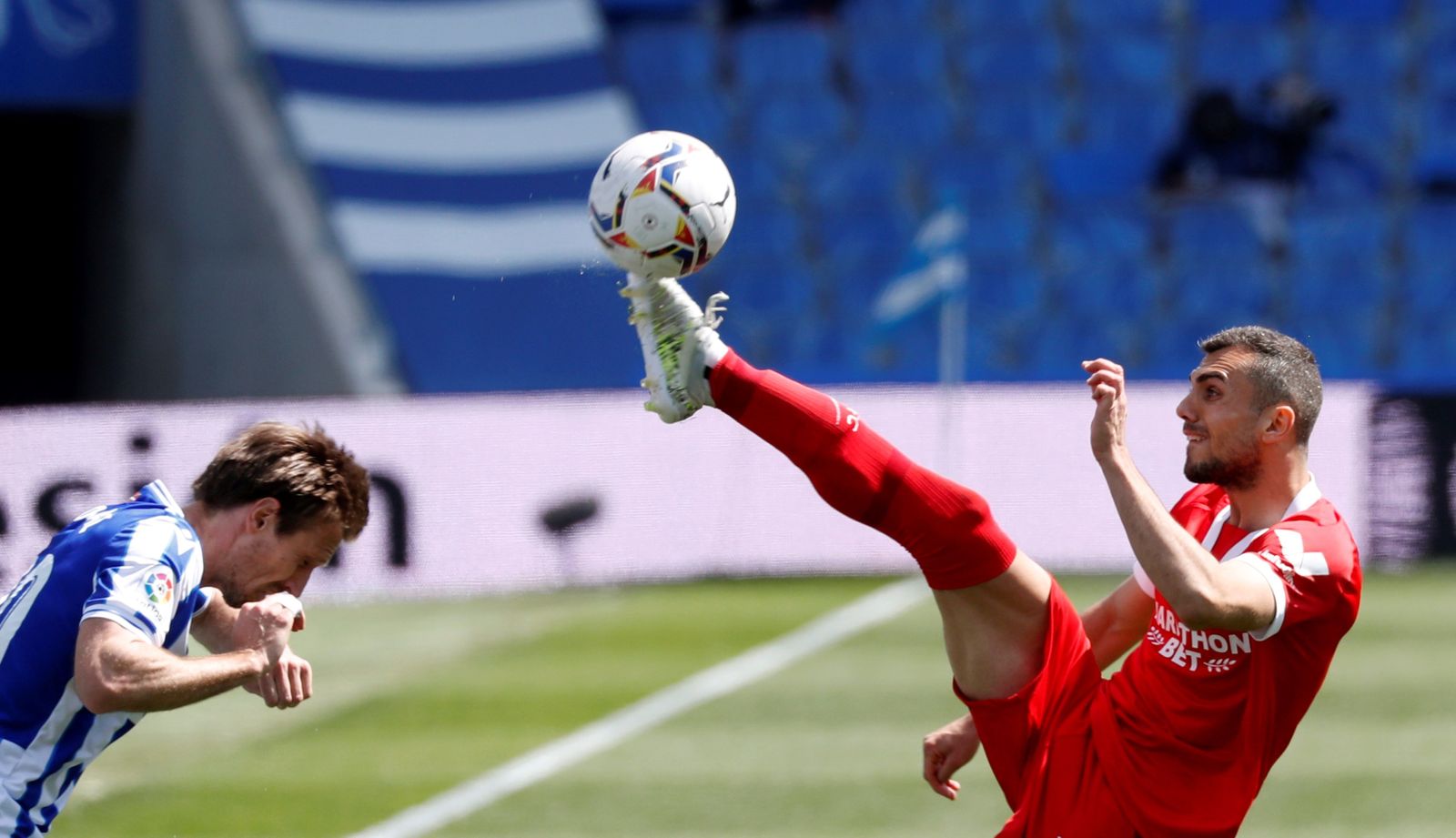 Joan Jordán, ante Monreal en el último Real Sociedad-Sevilla.