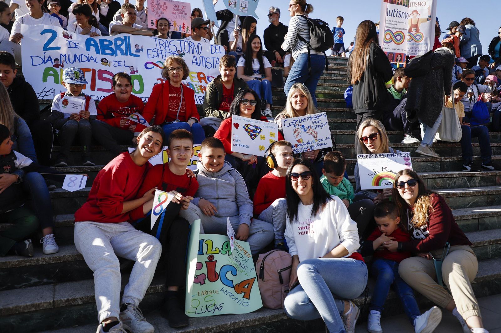 Así ha sido la primera concentración de autismo en Granada