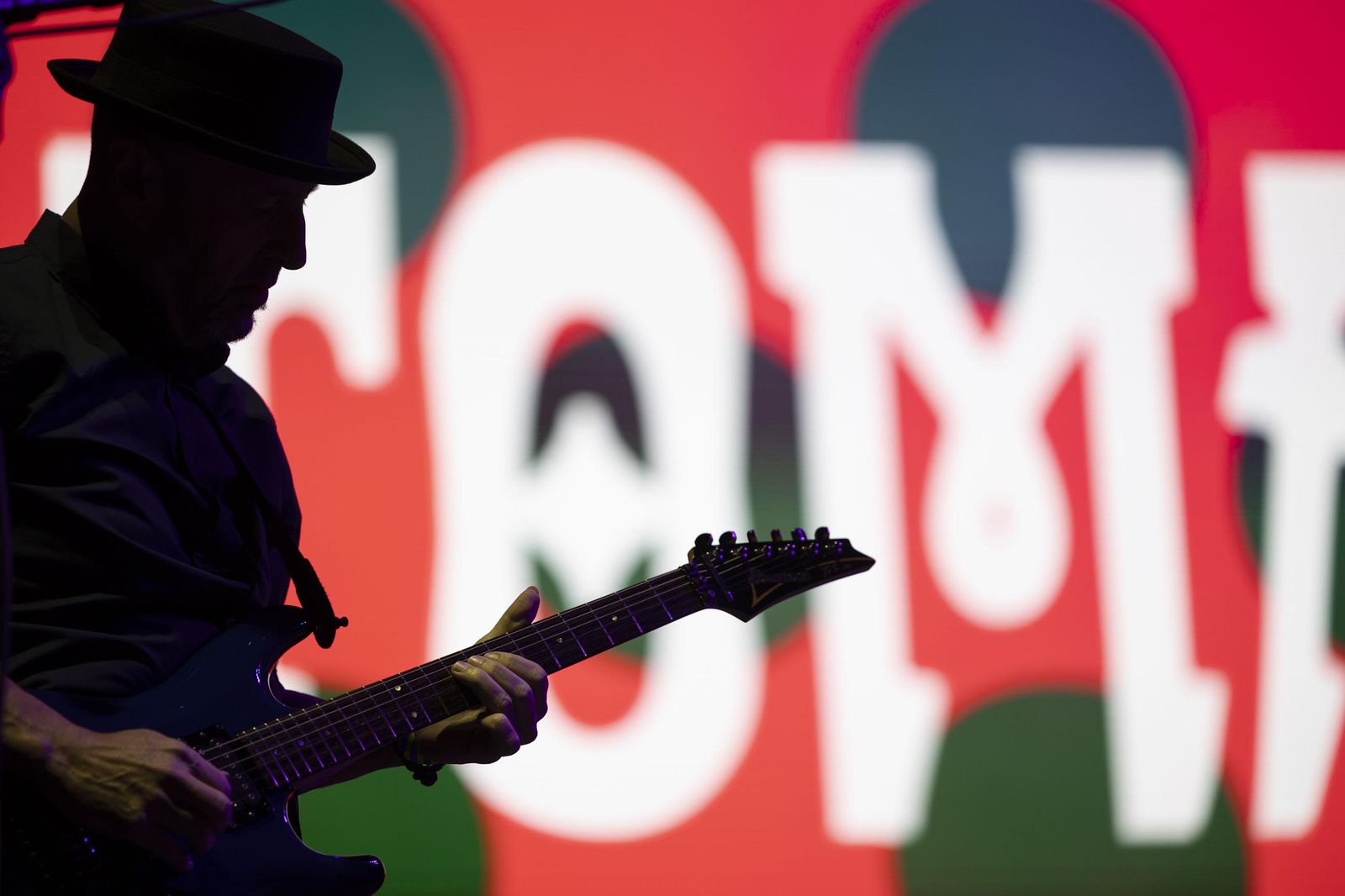 Búscate en las imágenes del concierto gratuito en el Muelle de Cádiz