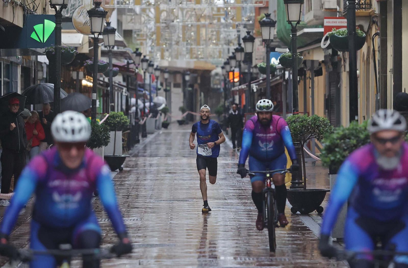 Búscate en las fotos de la XII Carrera Popular de la Inmaculada
