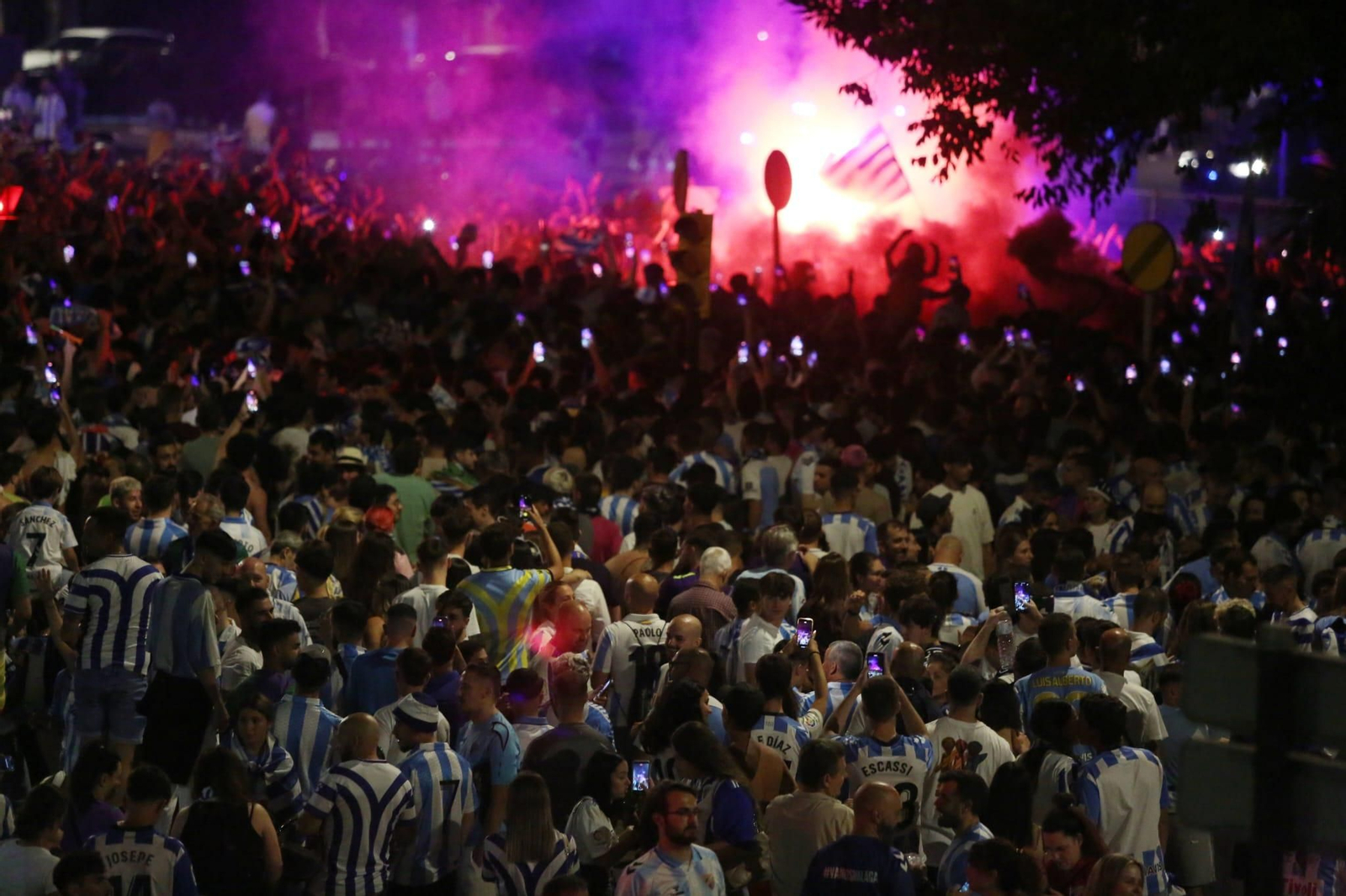 La eterna madrugada en Málaga por el ascenso La eterna madrugada en Málaga por el ascenso