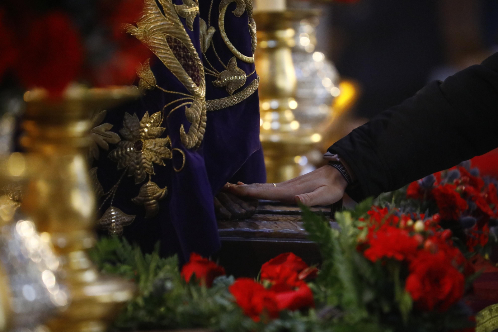 El solemne besapiés de Jesús Rescatado de Córdoba, en imágenes