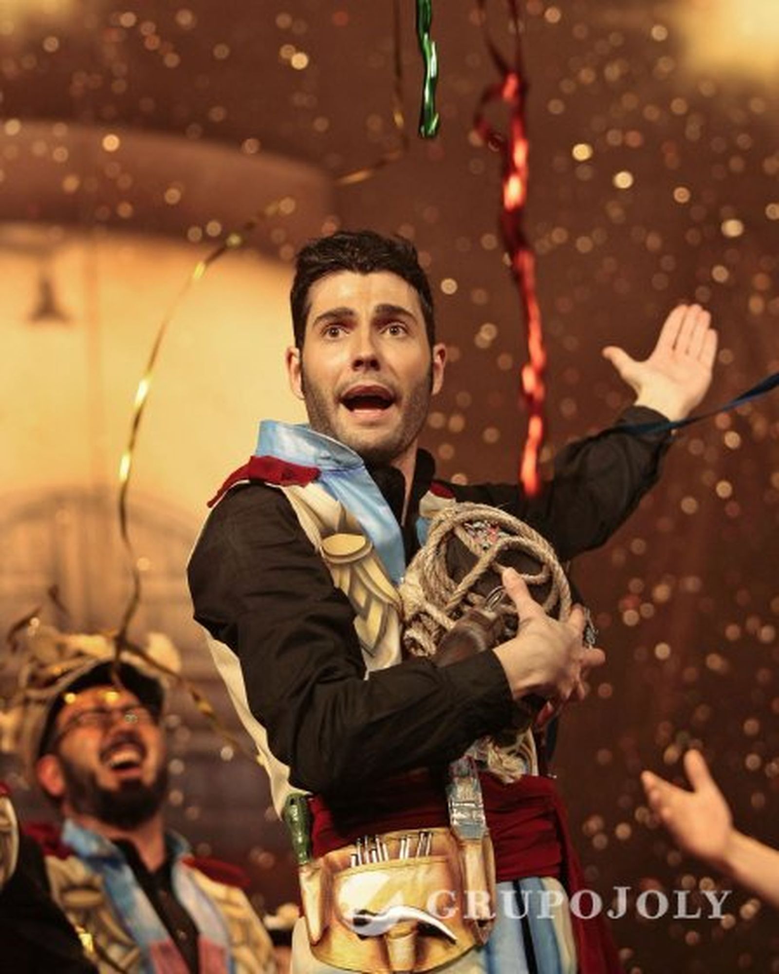 Los hombres de negro. 

Foto: Fito Carreto · Julio Gonzalez · Lourdes de Vicente