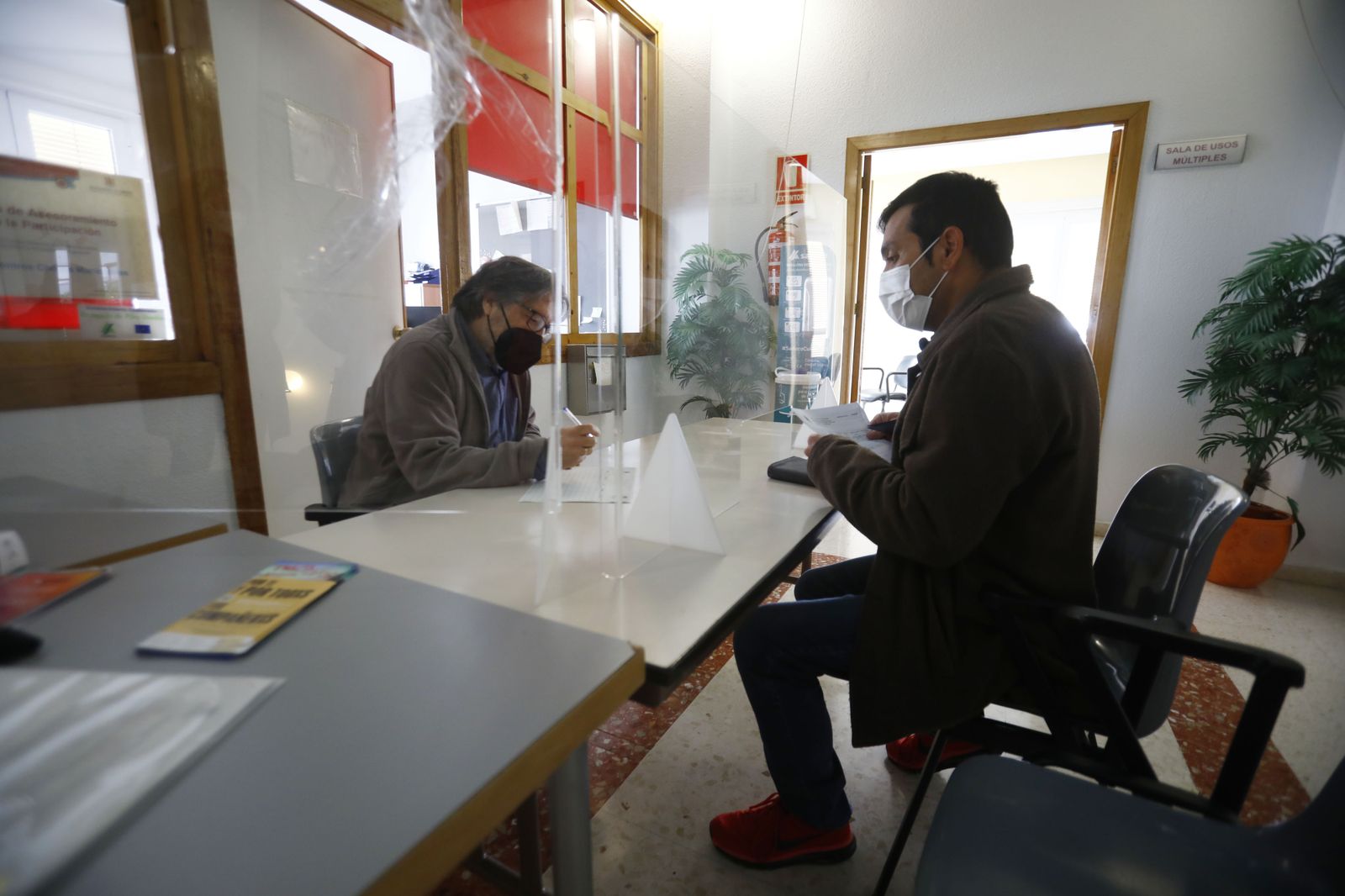 Fotografías: Un paseo por la barriada periférica de Santa Cruz, la más aislada de Córdoba