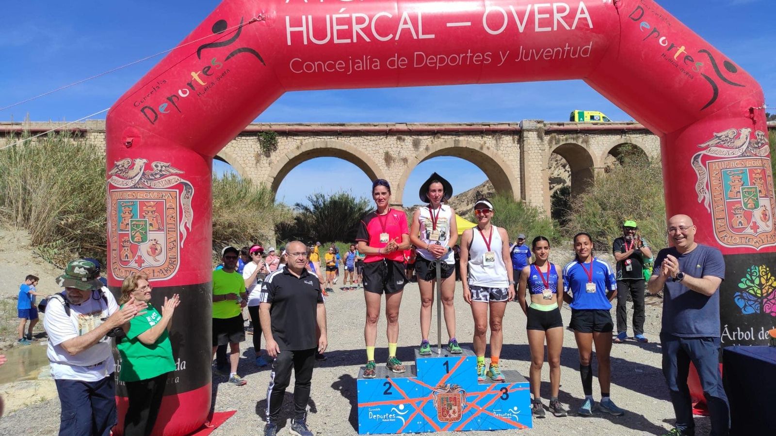 Podio de las ganadoras de la categoría femenina.